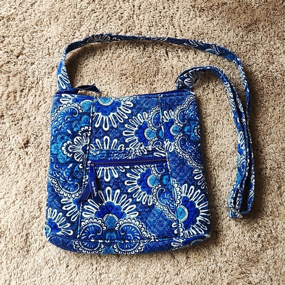 Vera Bradley Handbags - Vera Bradley purse